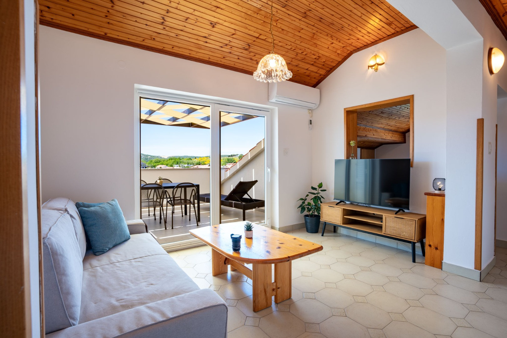 ZORA SUITES - Enjoy the comfort of our apartments, near the Paradise Beach in Lopar, Zora Suites Lopar